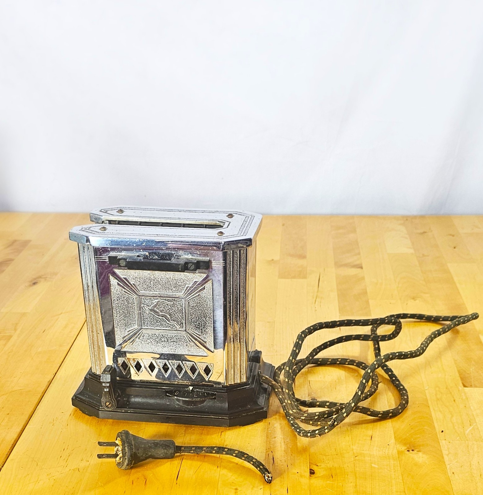 1932 Art Deco Hotpoint Gazelle Tipper Toaster Vintage