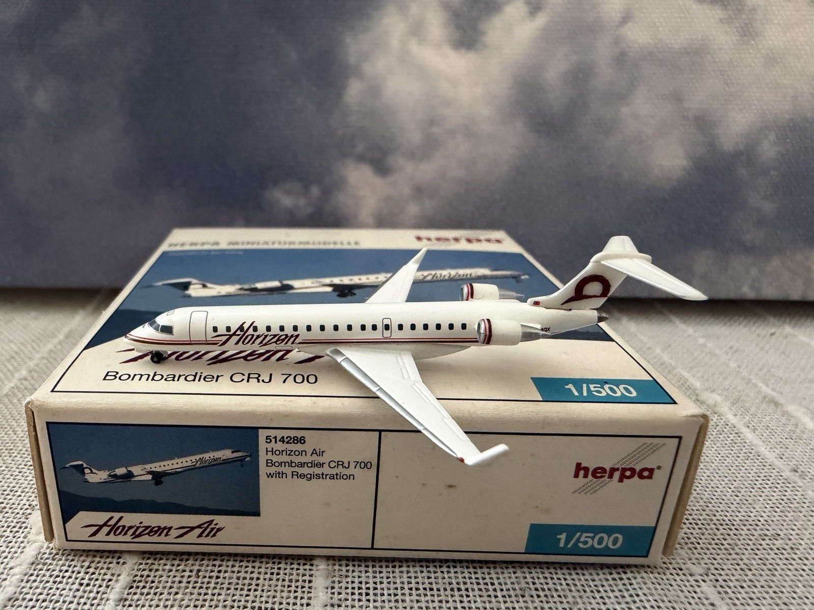 Herpa Wings Horizon BombardierCRJ-700 (NG) 