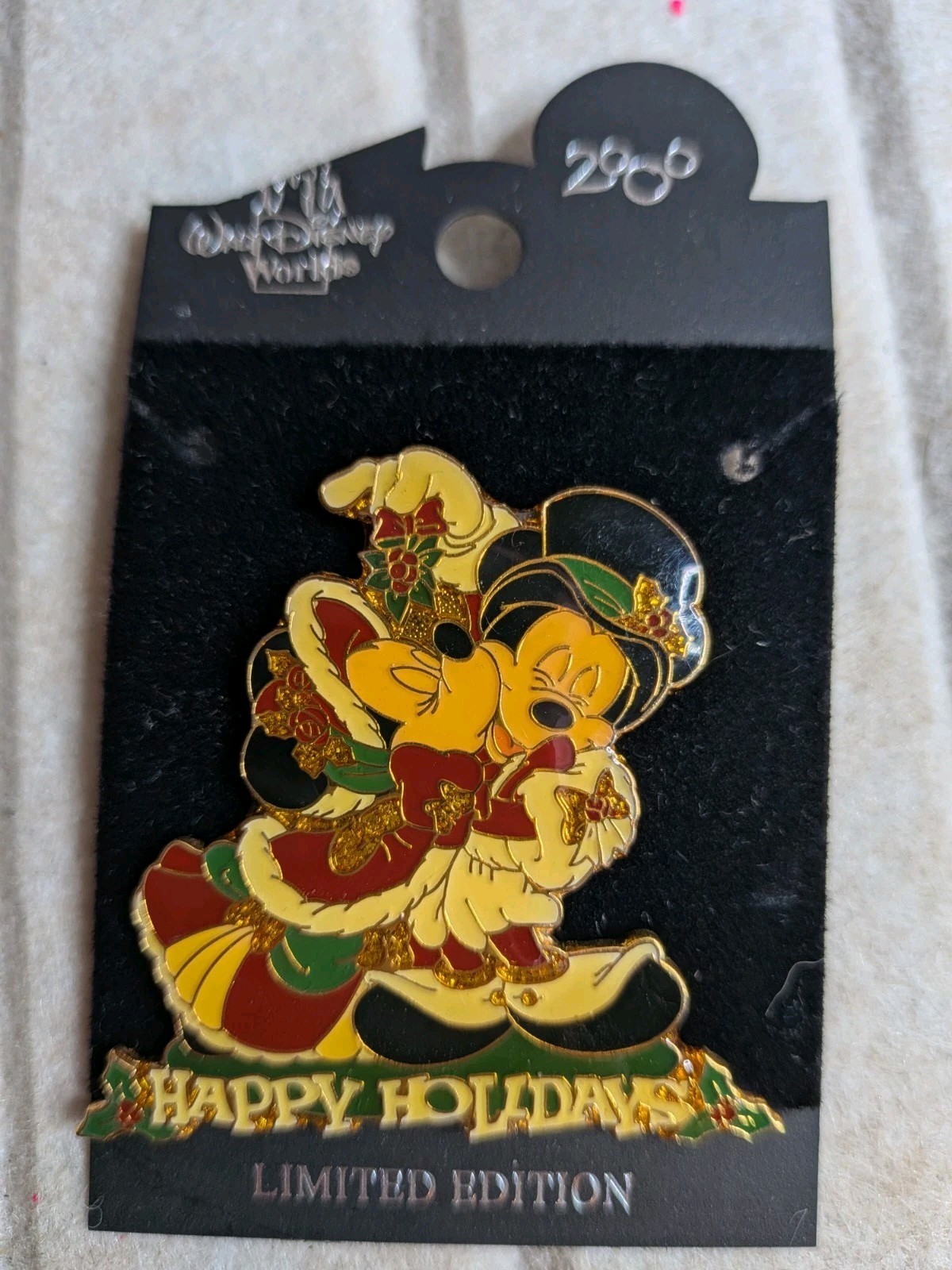 Vintage 2000 Disney Happy Holidays Minnie Mickey Under Mistletoe Pin LE7500