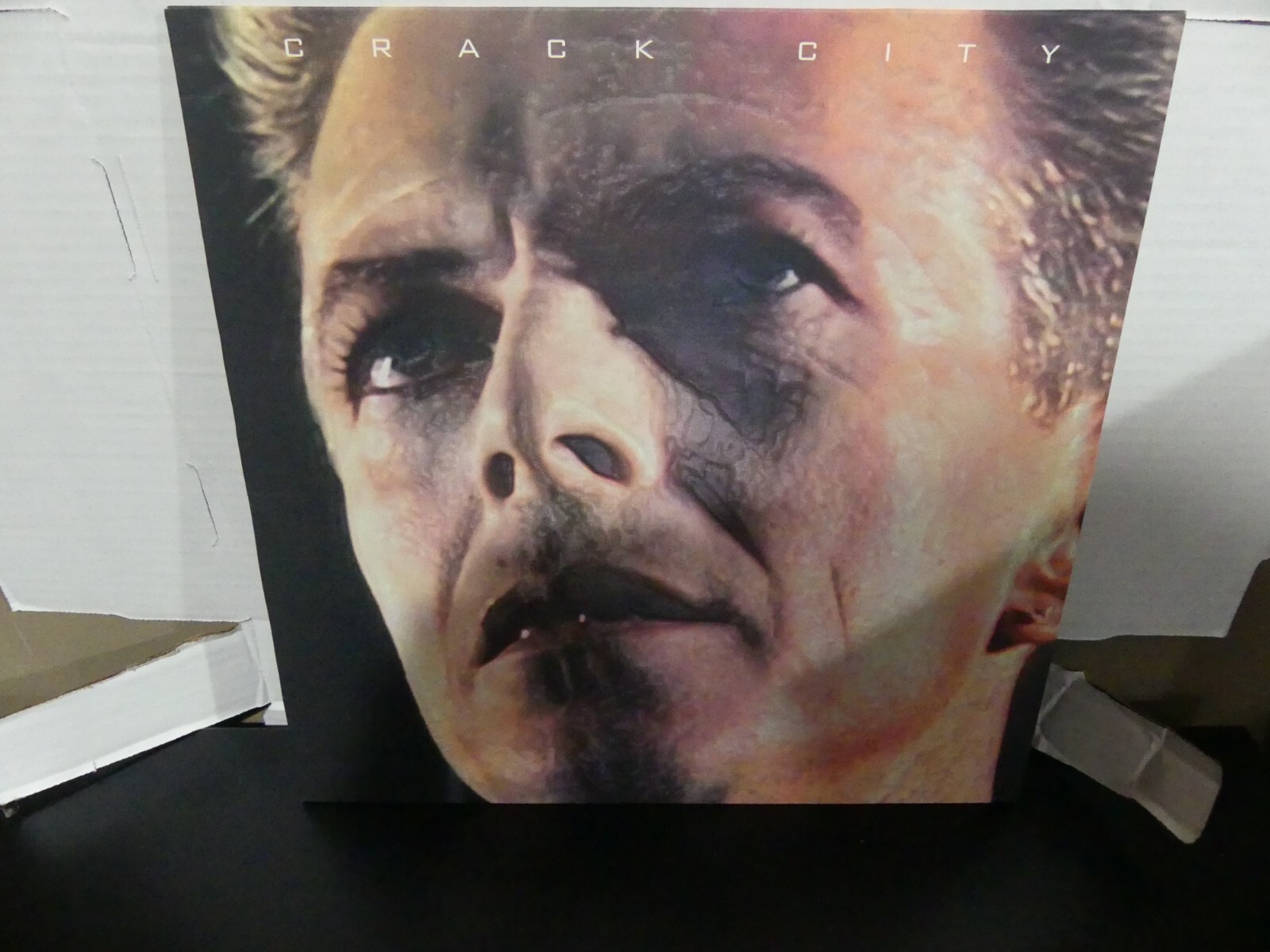 English LP  White collar limited edition numbering  David Bowie   Crack City