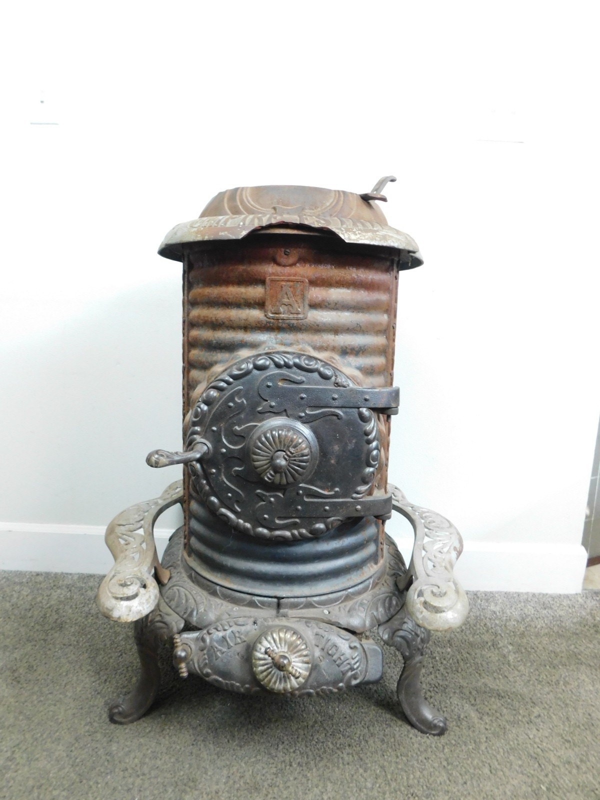 Antique 1900s F&L Kahn Umpire Estate Round Wood Parlor Heater 35\