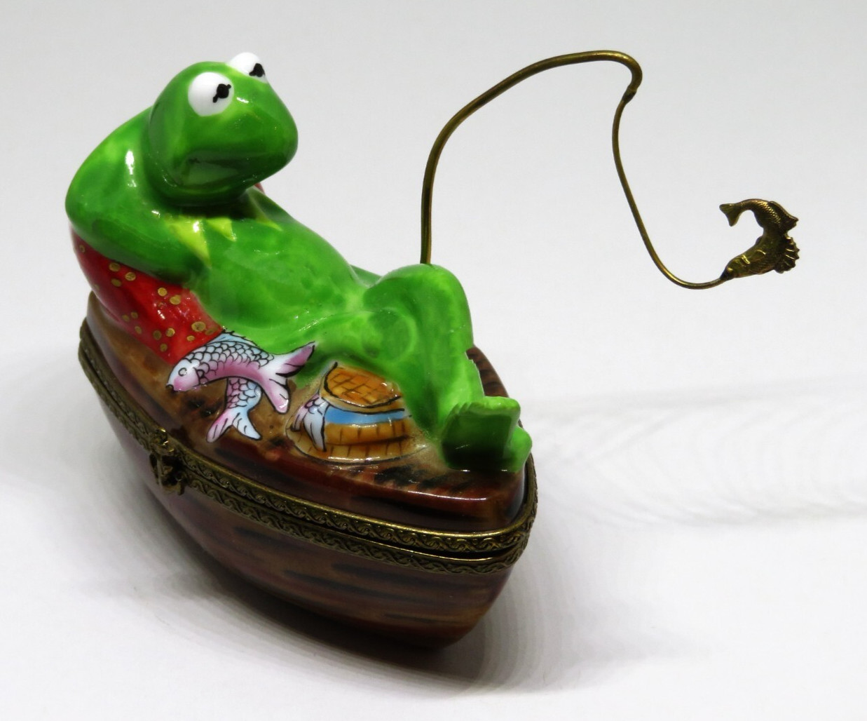LIMOGES BOX - KERMIT THE FROG FISHING IN A ROWBOAT - MUPPETS - SESAME STREET