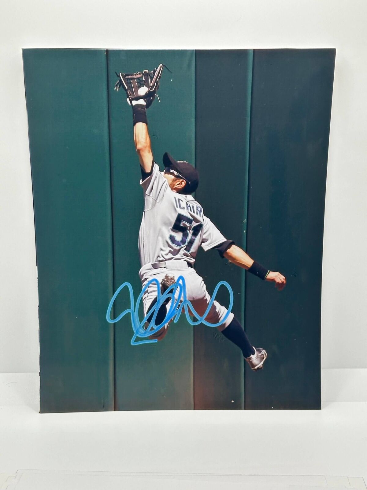 Ichiro Seattle Mariners Signed Autographed Photo Authentic 8X10 COA