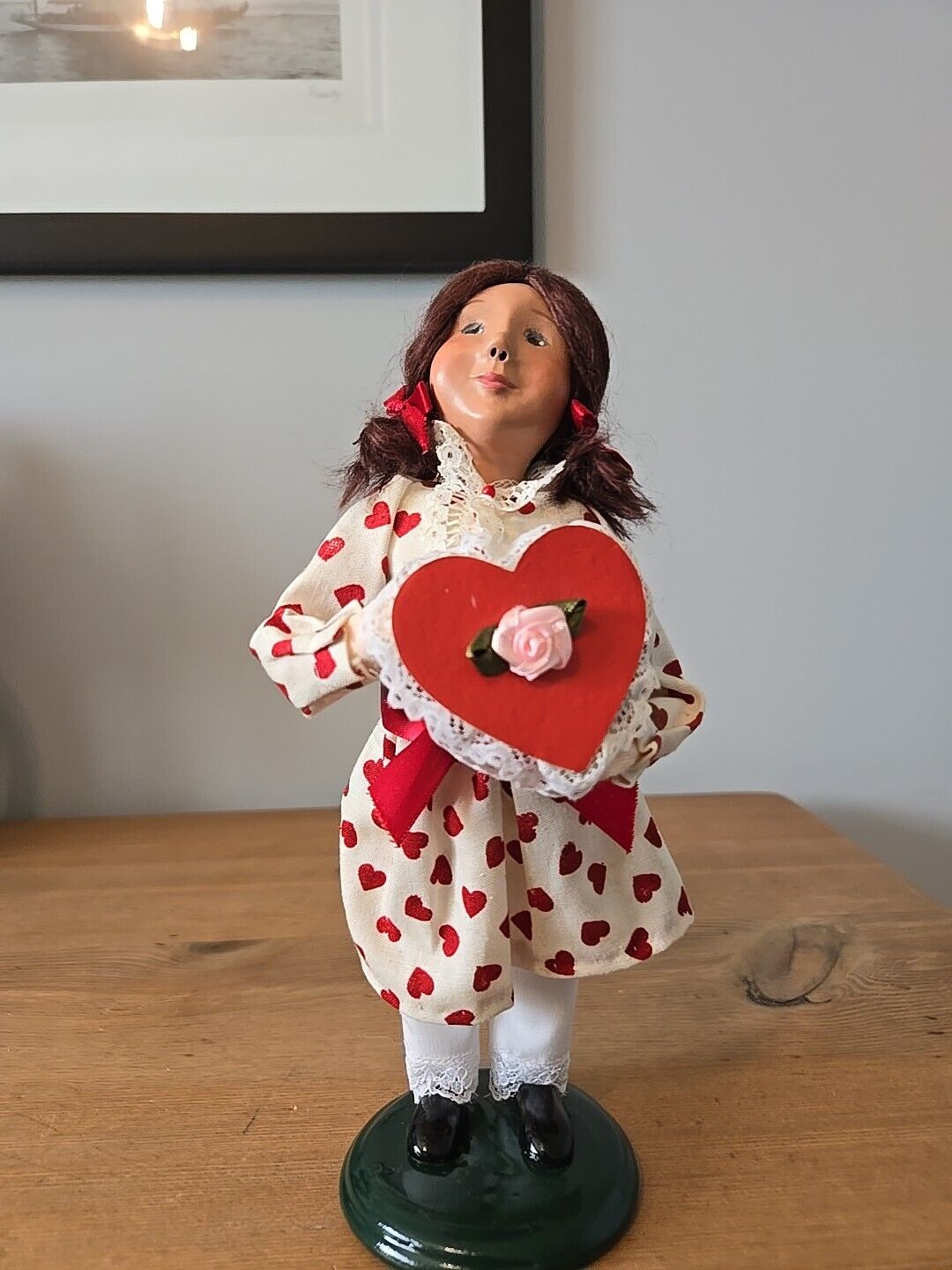 Byers Choice 2012 Valentine Caroler Girl With Candy Heart Box