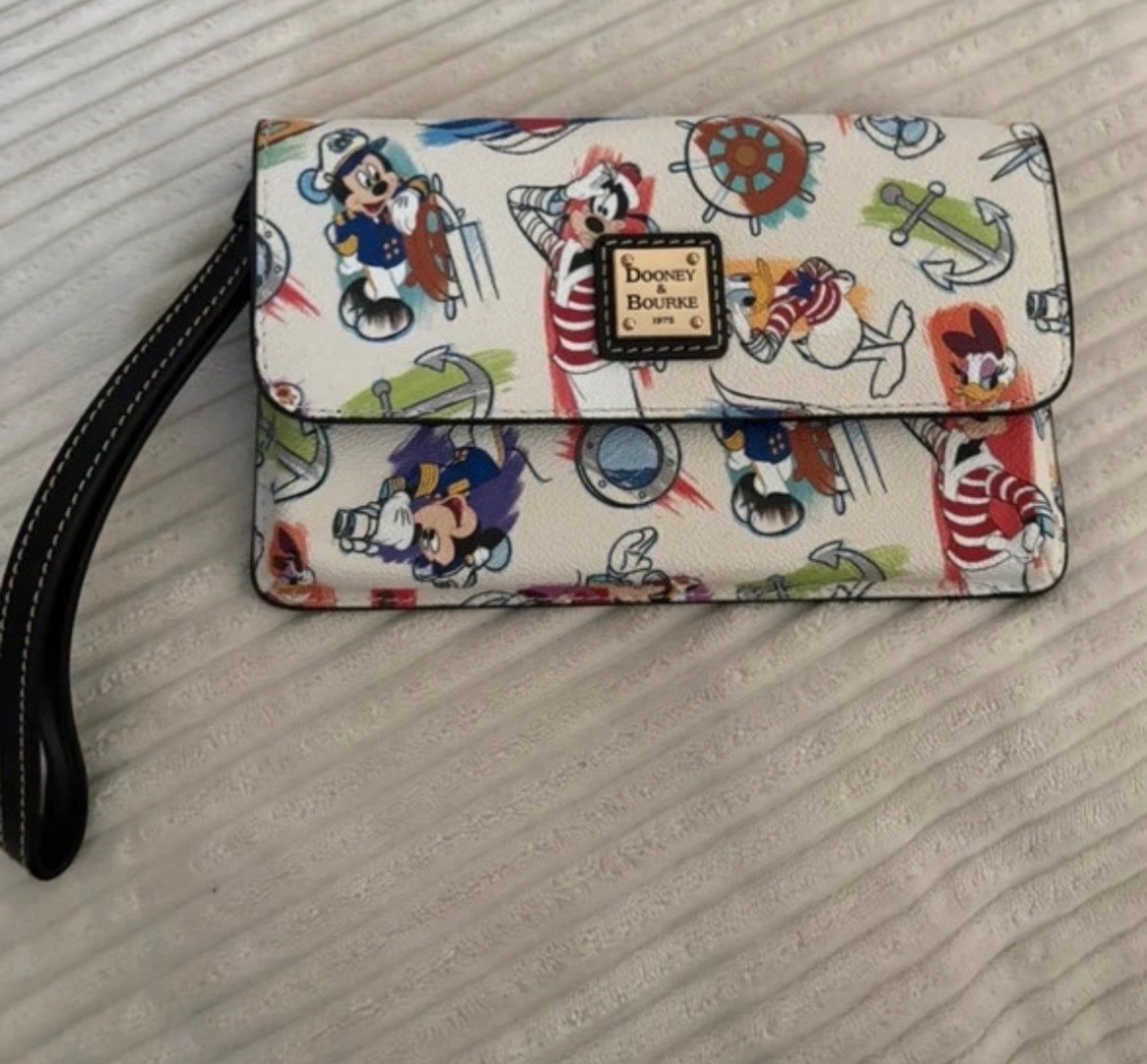 NWOT Disney Cruise Line DCL Dooney & Bourke Ink Paint Mickey Friends Wristlet NWOT Disney Cruise Line DCL Dooney & Bourke Ink Paint Mickey Friends Wristlet