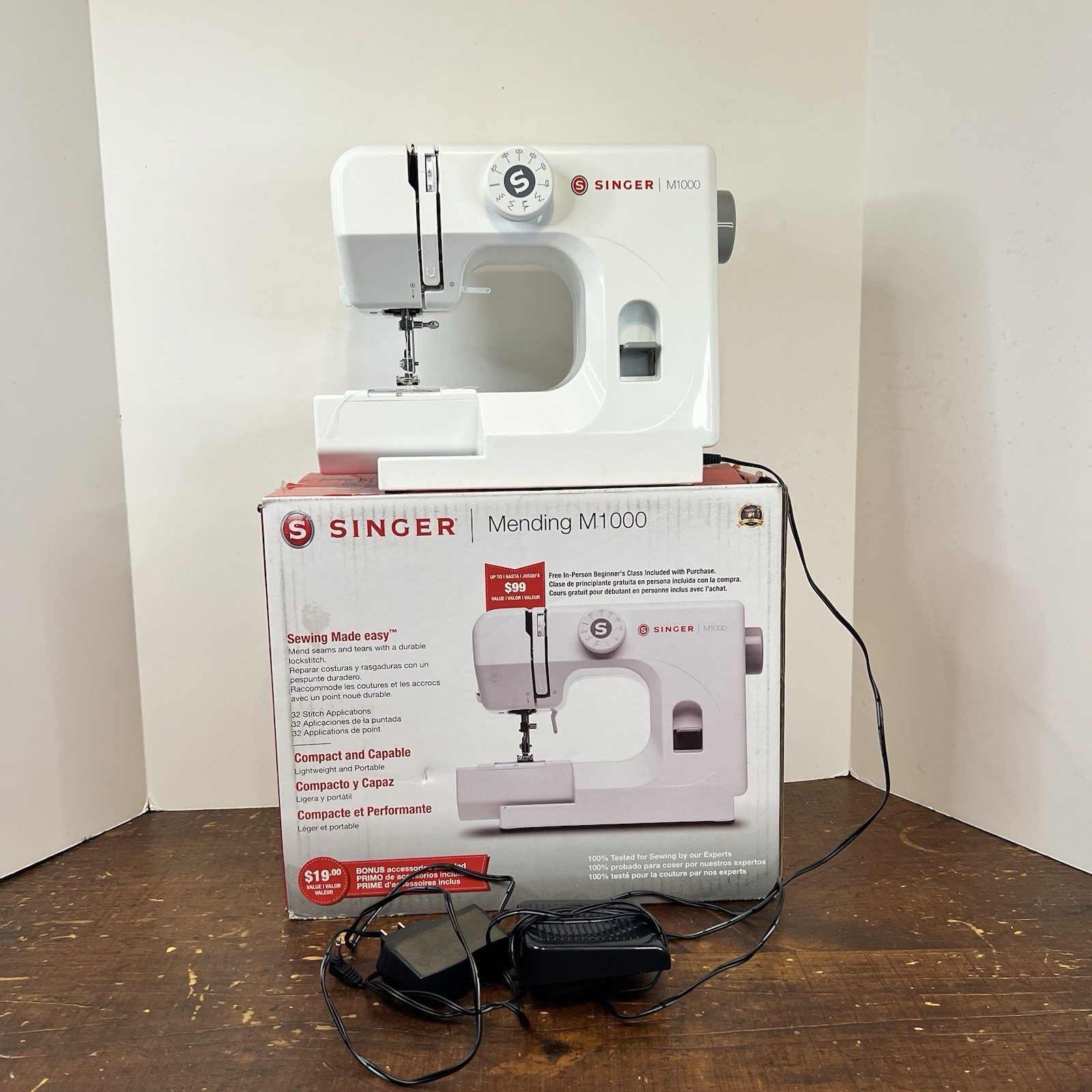 Singer M1000 Sewing Machine (Good Condition) Singer M1000 Sewing Machine (Good Condition)