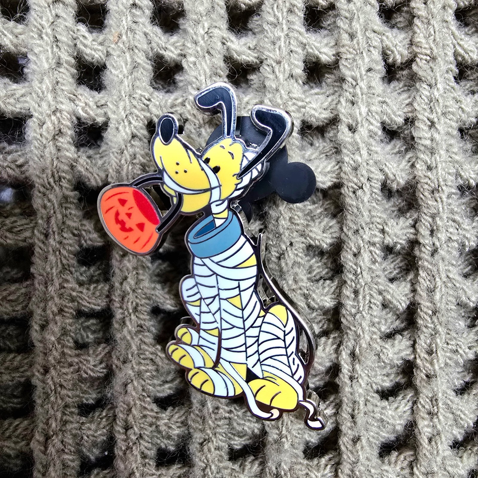 (You Pick) 2026 Disney Parks Cats & Dogs Halloween Costume LR Mystery Pins