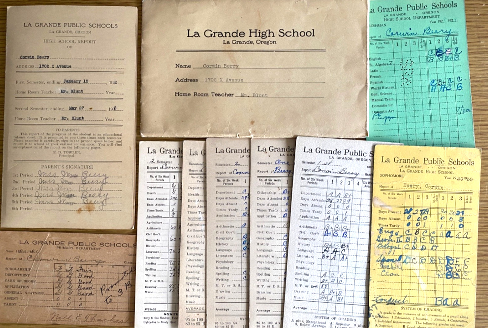 1920-1932 LA GRANDE OREGON PUBLIC SCHOOLS 8 antique report cards, student grades