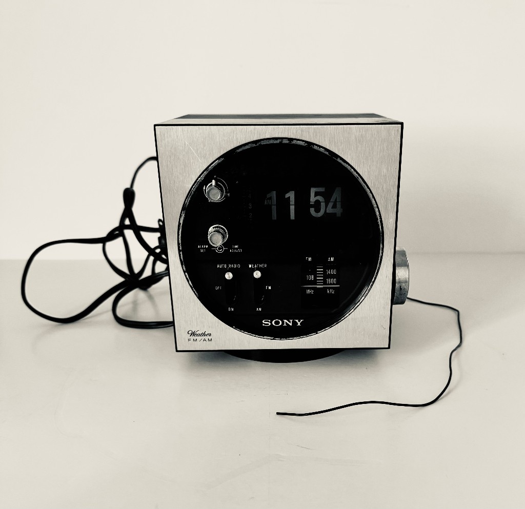 Vintage Sony Digimatic TFM-C550W Weather FM/AM Flip Clock Radio Wood Grain Works