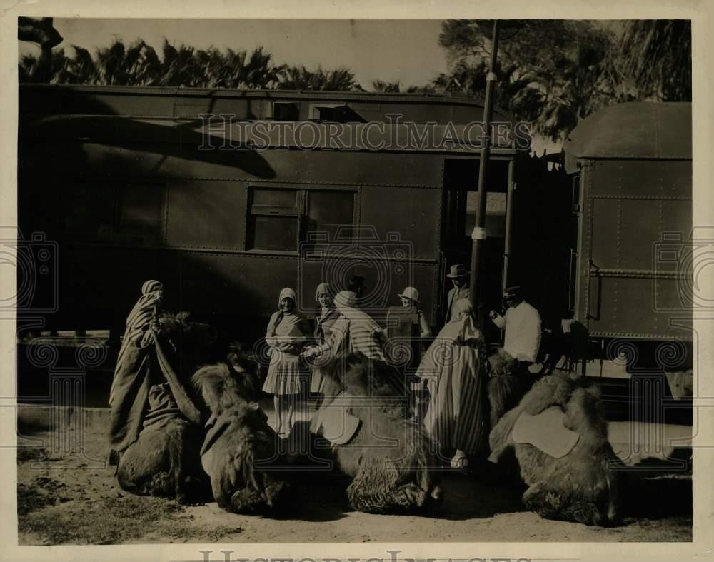 Press Photo Railroad Train and Camels at Coachella Desert in Los Angeles