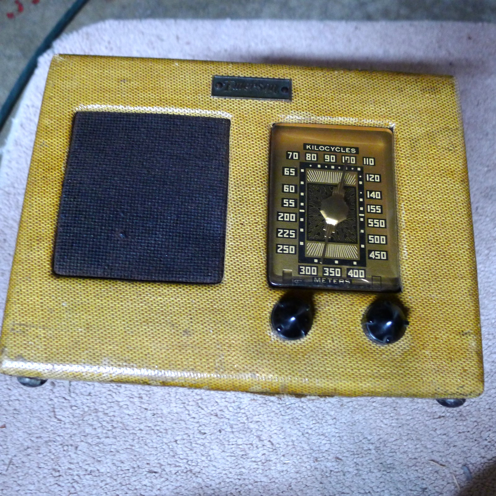 Emerson Tube AM radio 1940\'s battery power farm radio Scarce.