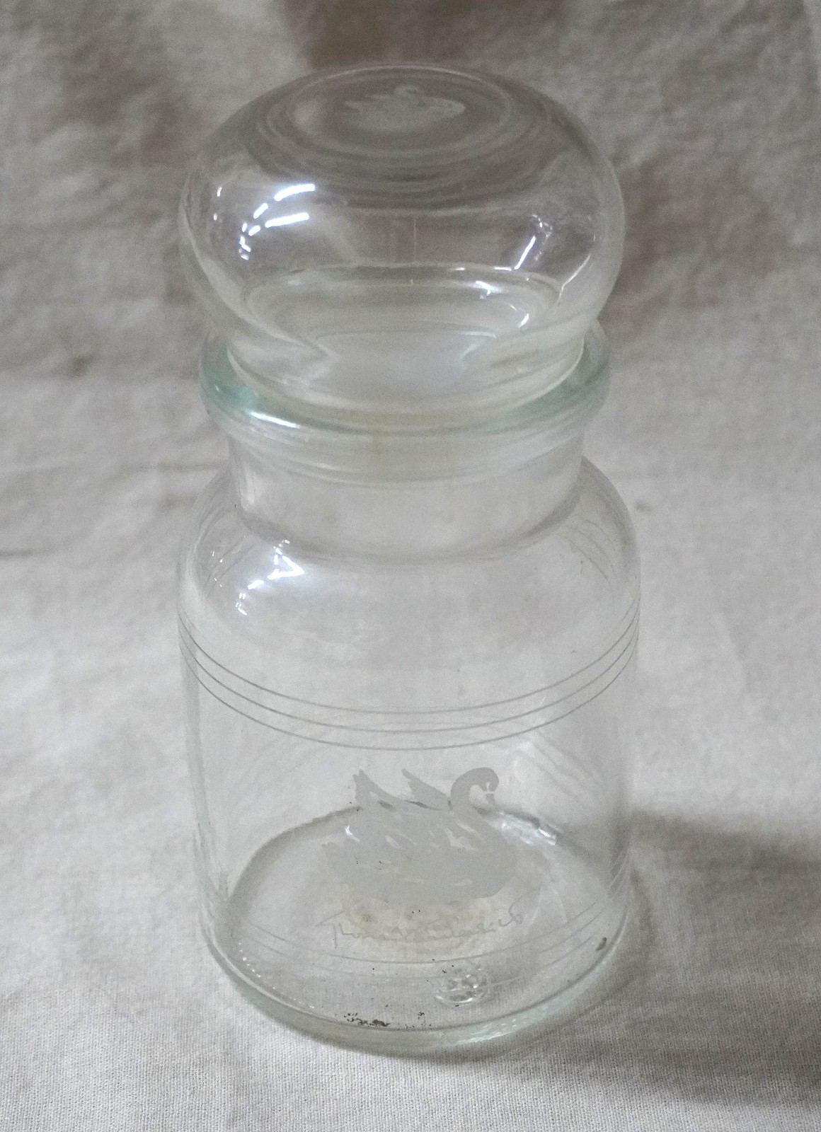 Vintage Gloria Vanderbilt Swan Apothecary Jar