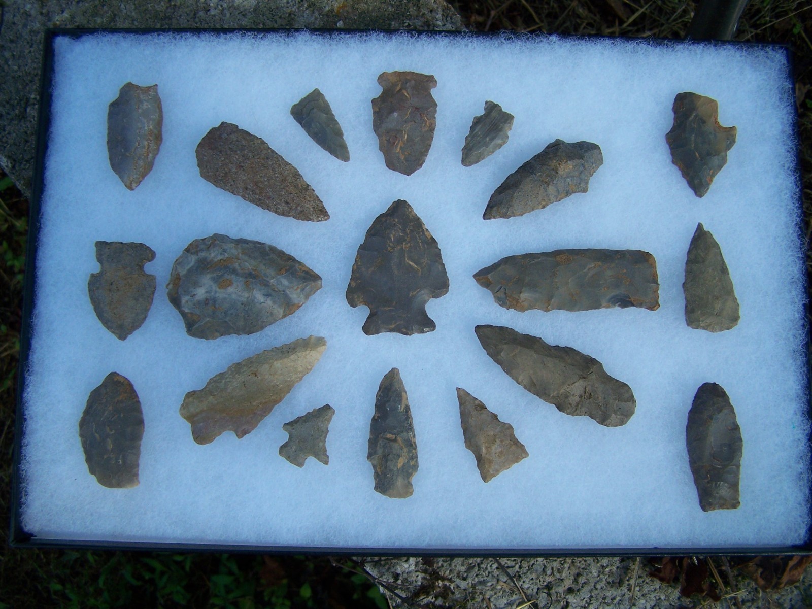 Authentic arrowheads from Kentucky, blades, arrowheads, Artifacts