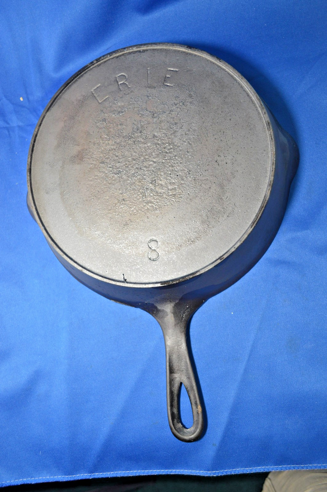 Pre Griswold Erie No Wobble #8 Cast Iron Skillet