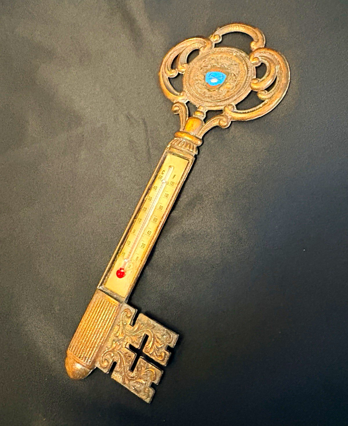 Vintage Key-Shaped Souvenir Thermometer Insert Vintage Key-Shaped Souvenir Thermometer Insert
