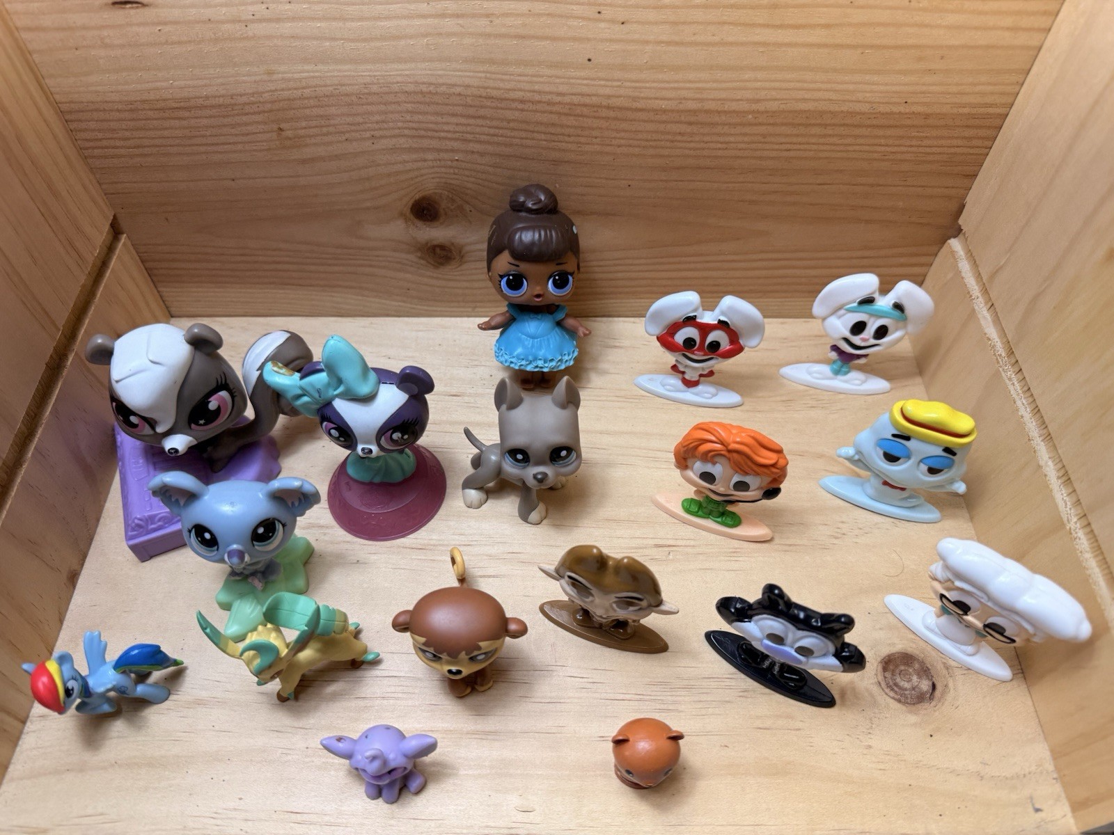 Lot 17 Toys Use Good… Lot 17 Toys Use Good…