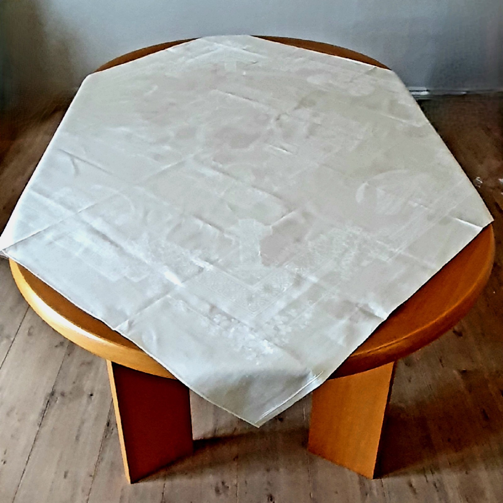 Vintage 1983 Unused Irish Linen Double Damask Tablecloth Irish Landmarks  54x56