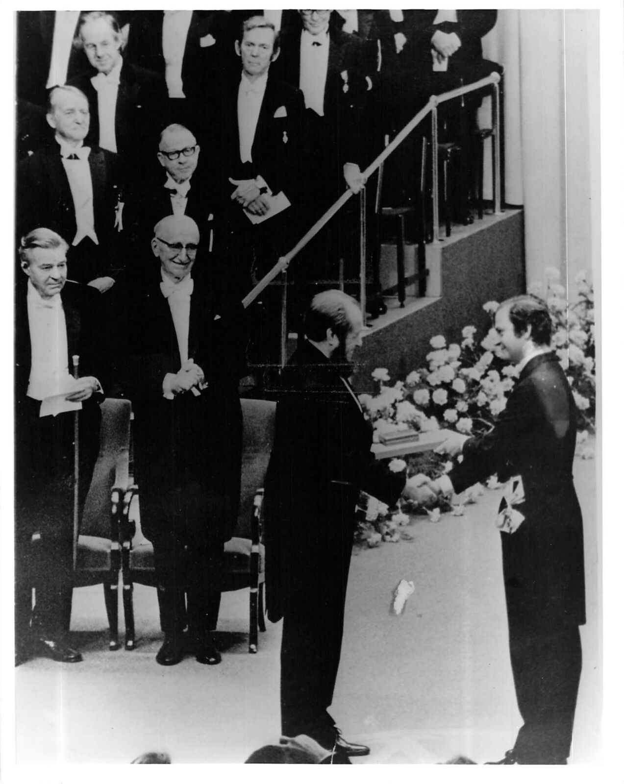 1974 Press Photo Stockholm Nobel Prize SOLZHENITSYN Russian Awarded King Sweden