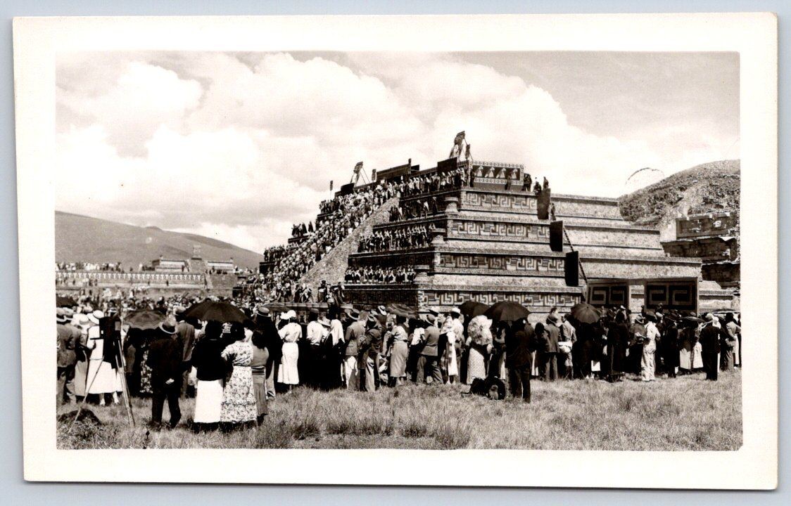 Antique Mexico Postcard TEOTIHUACAN Temple of the Sun RPPC