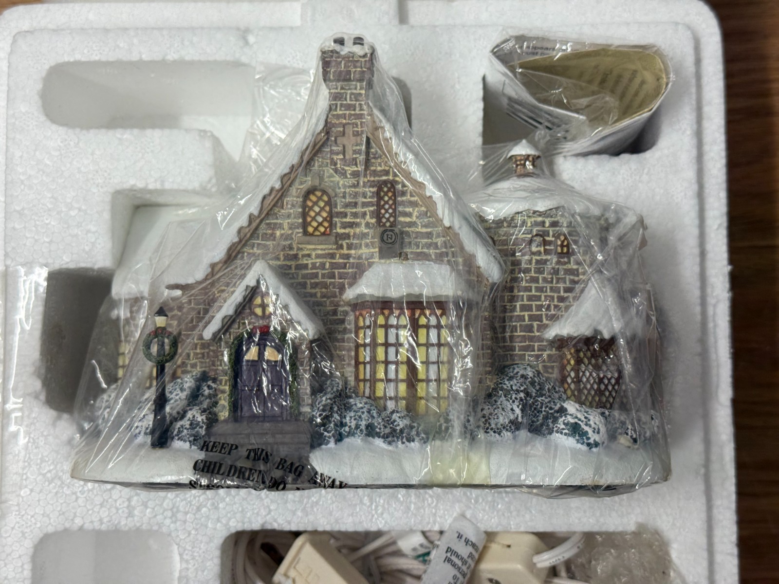 NEW Hawthorne Village Thomas Kinkade Christmas Manor #79715 with COA and Box