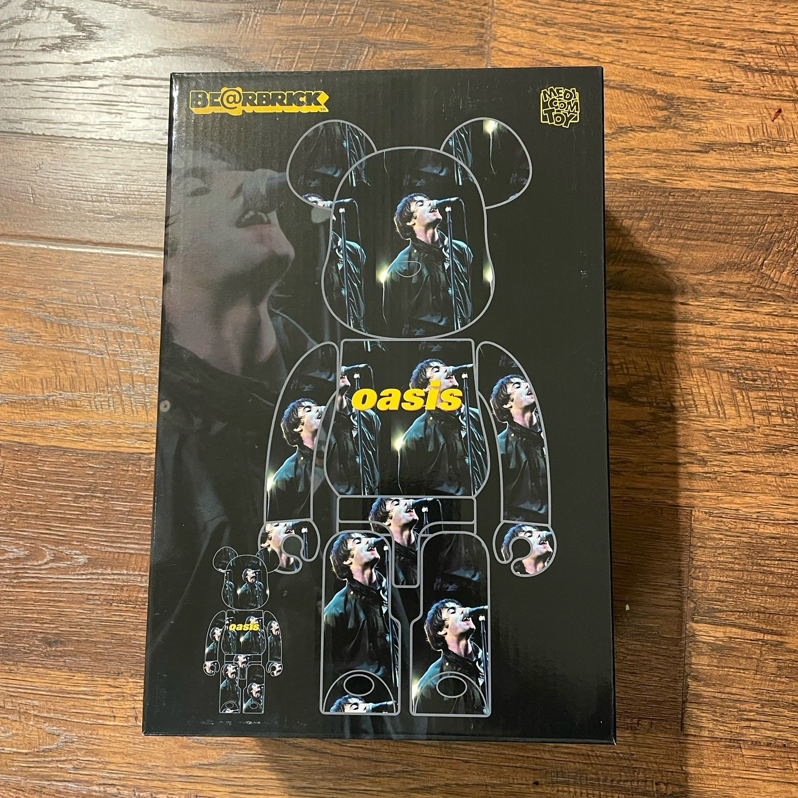 Medicom Toy BE@RBRICK Oasis Knebworth 1996 Liam Gallagher 100% & 400% Set