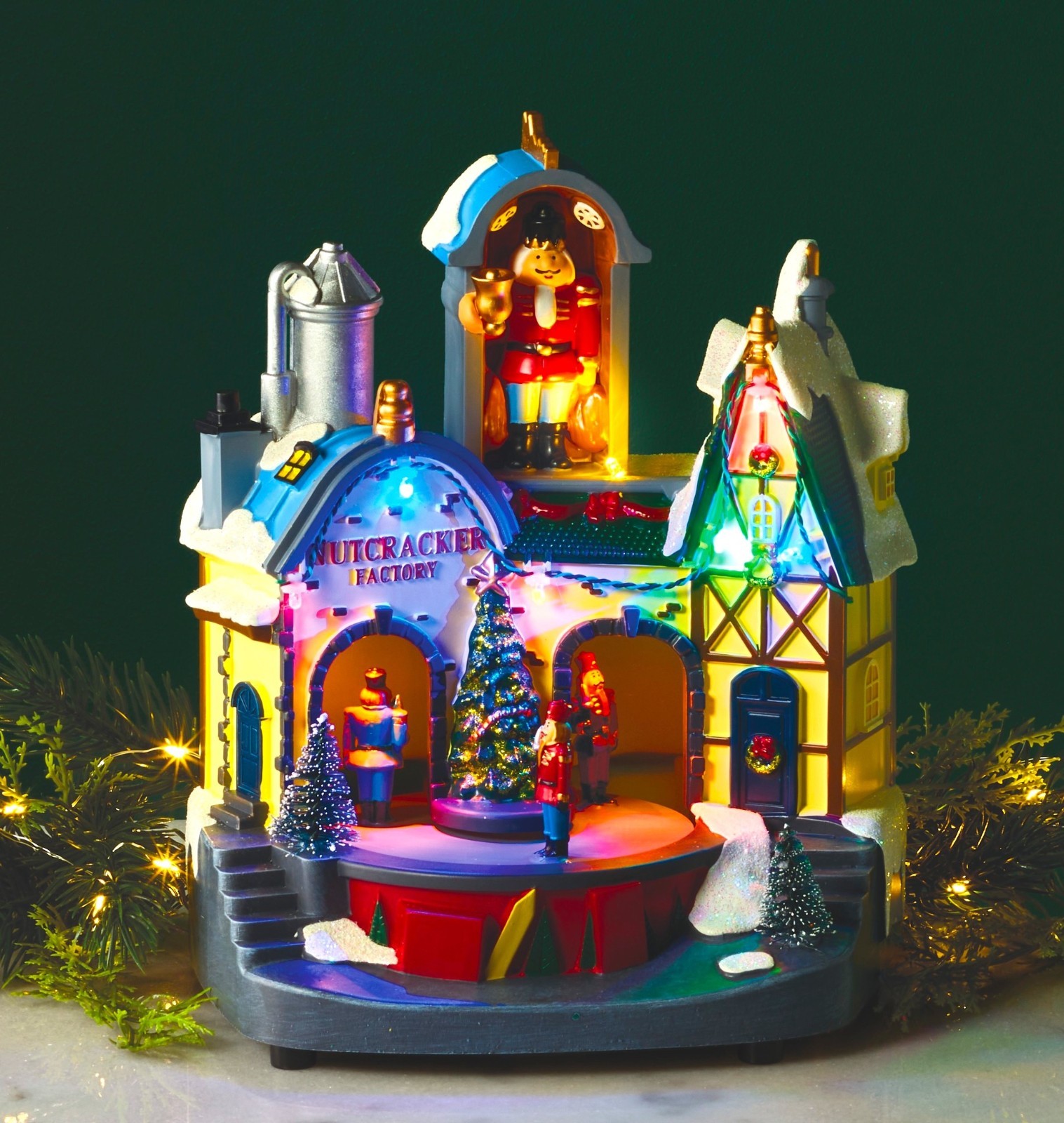 AVON Christmas LED Light Up Animated Nutcracker Factory New in Box