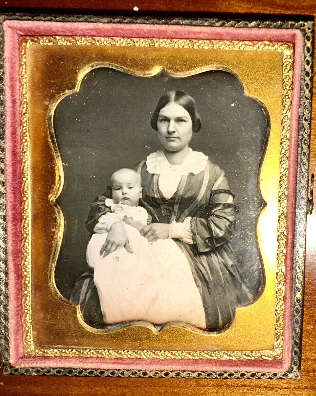 1850s Woman & Baby - SEALED 1/6 PLATE DAGUERREOTYPE 1850s Woman & Baby - SEALED 1/6 PLATE DAGUERREOTYPE