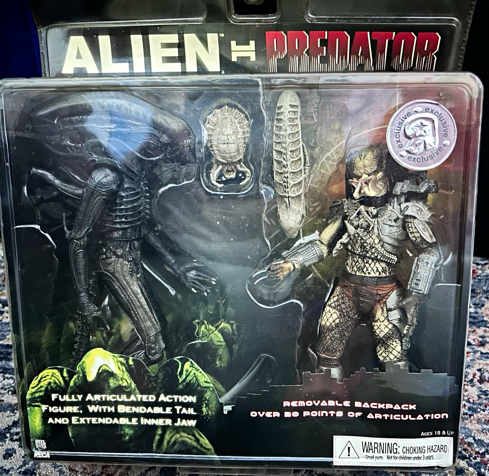 NECA Alien vs Predator 2-Pack Toys R Us Exclusive Classic Action Figures Sealed