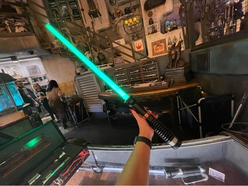 Star Wars Qui-Gon Jinn Lightsaber Replica with Force FX and USB Charging