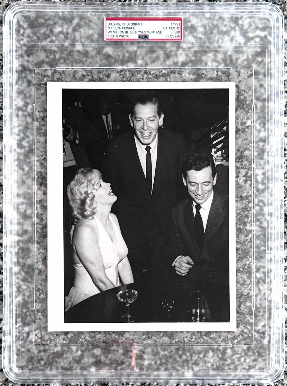 1960 Marilyn Monroe “The Joy Behind the Icon