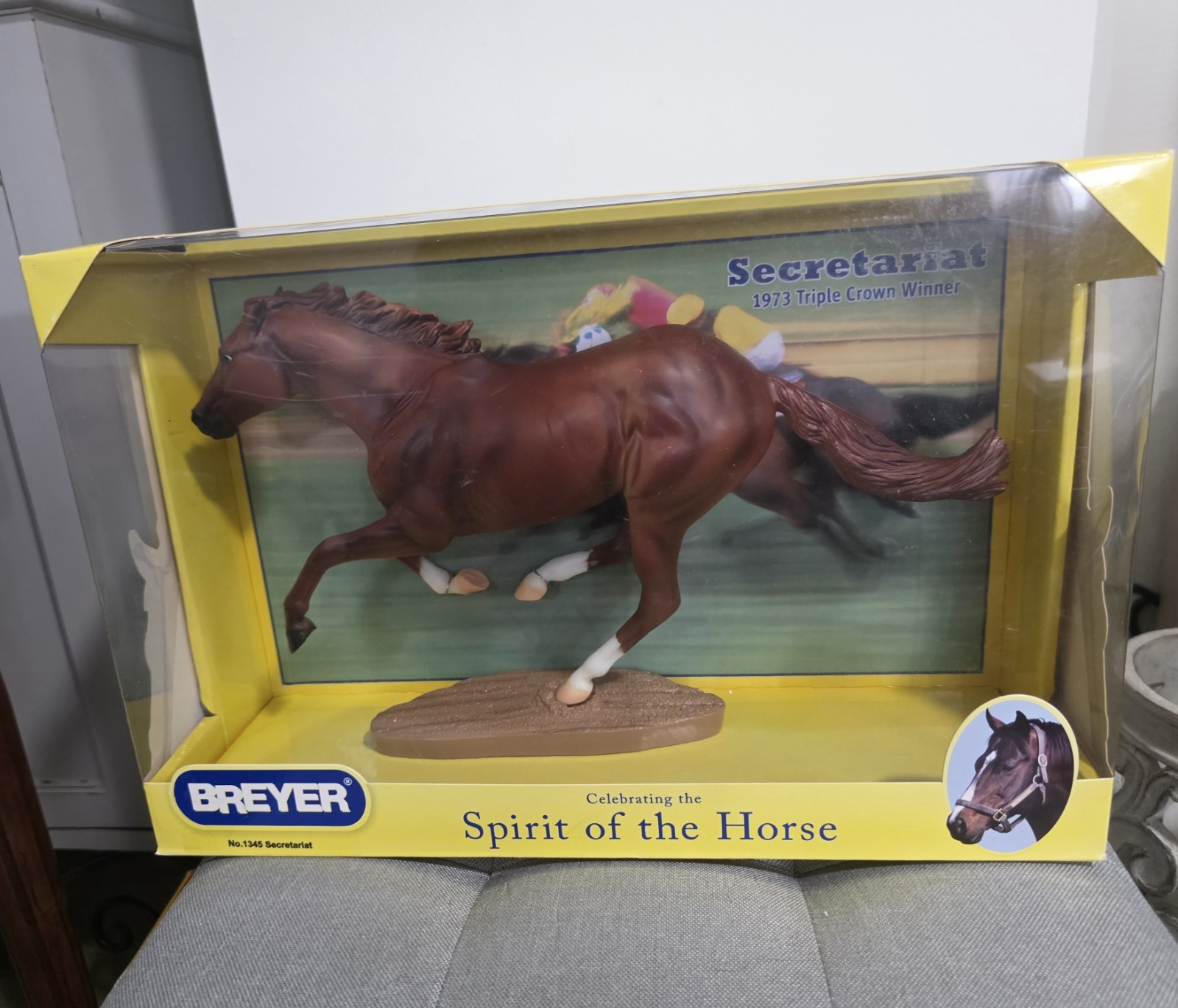 RETIRED Brand New BREYER Secretariat Triple Crown Winner #1345 2009 1:9 NiB HtF