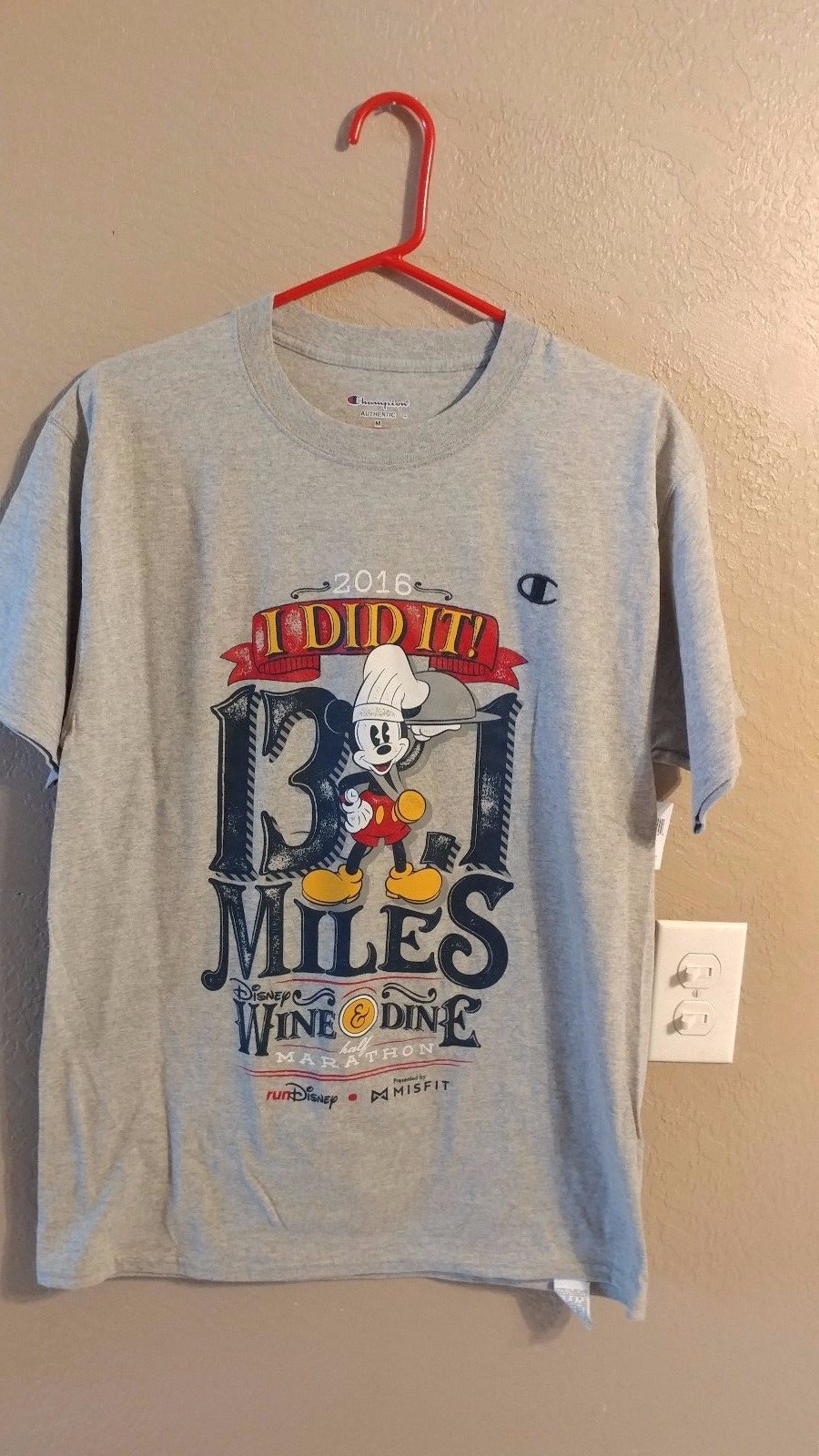 NWT Run Disney Mickey Wine & Dine 2016 Half Marathon 13.1 Miles UNISEX MEDIUM
