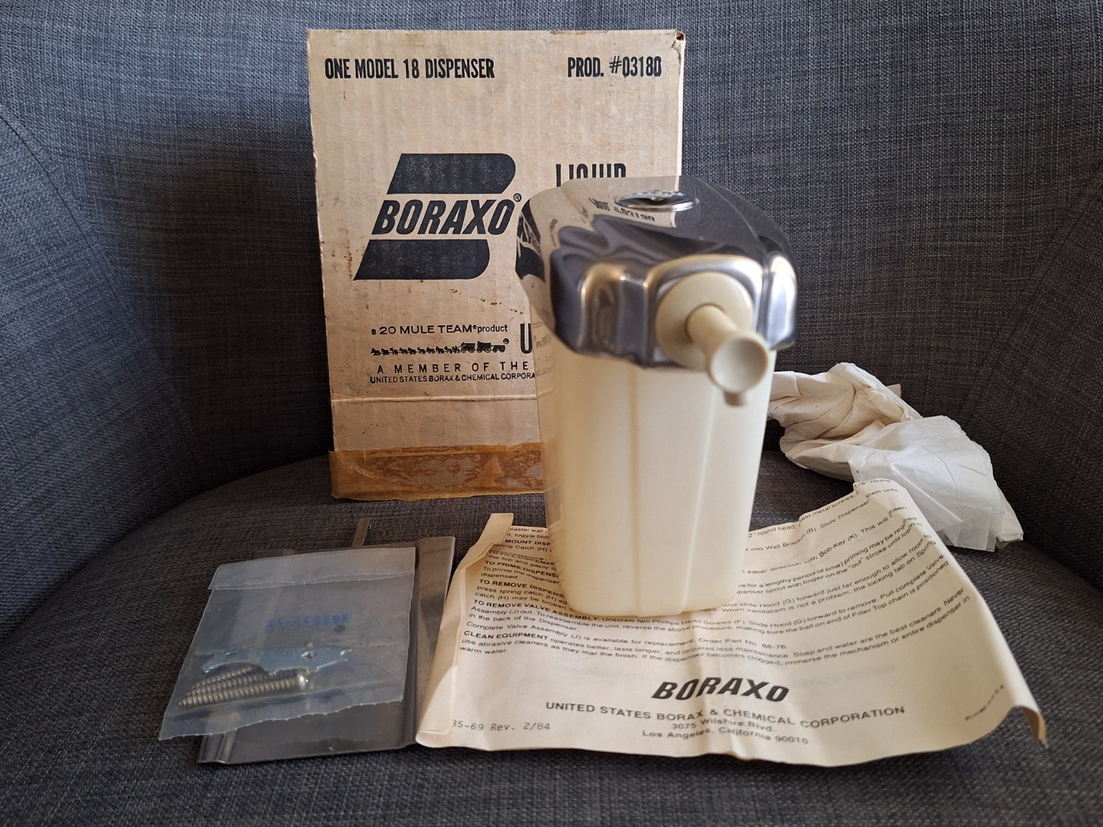 NOS Vintage BORAXO Model 18 Wall Liquid Soap Dispenser New Open Box