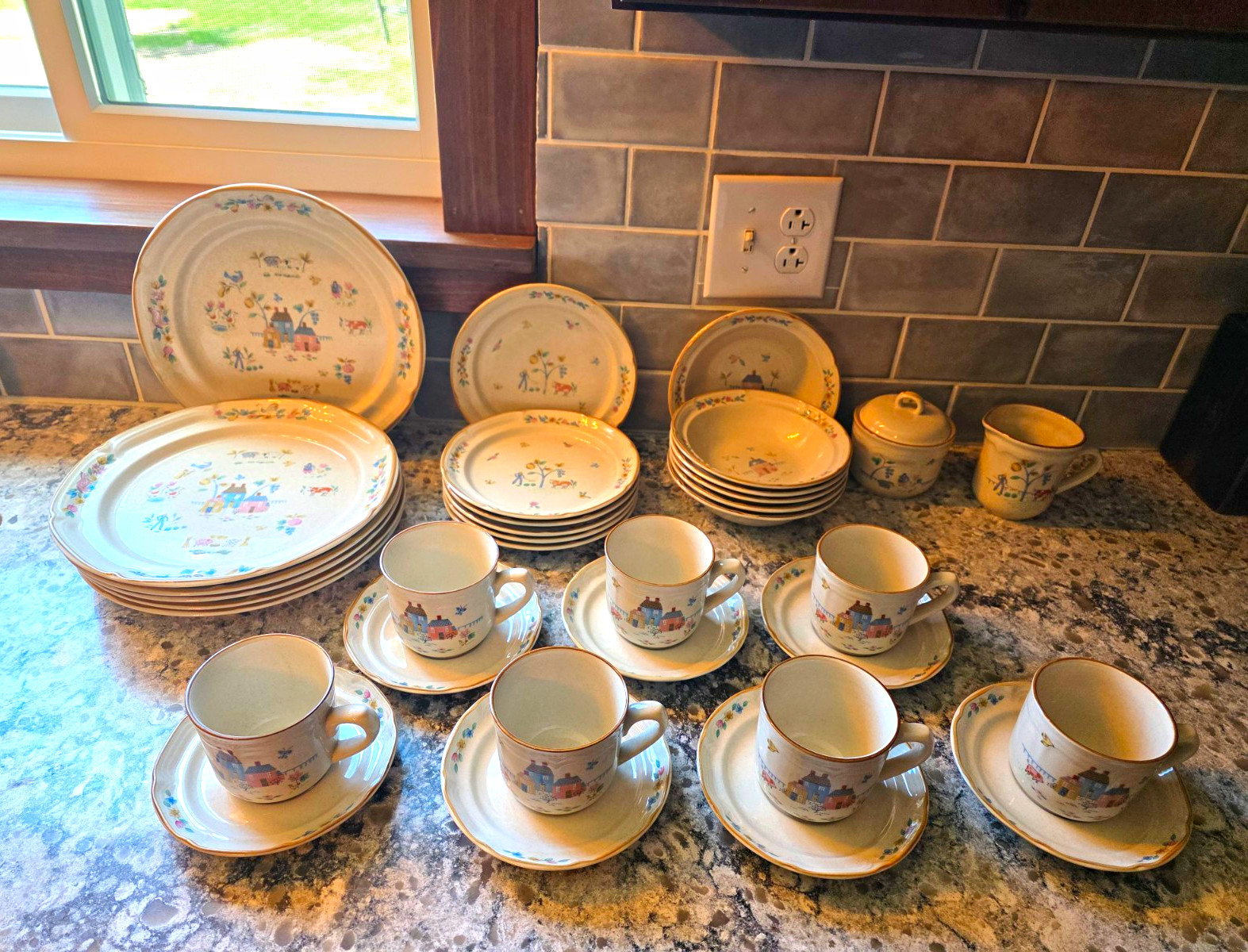 Vintage International Heartland Stoneware 34-Piece Dinnerware Set - Cottagecore