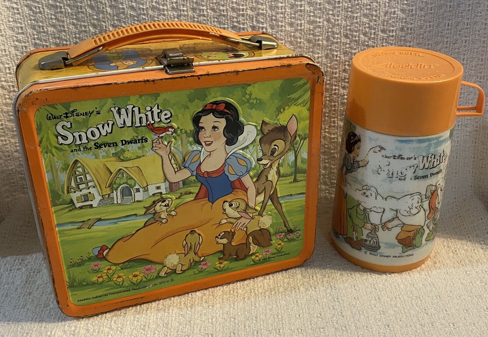Vintage WALT DISNEY'S Snow White and the Seven Dwarfs Metal Lunchbox & Thermos