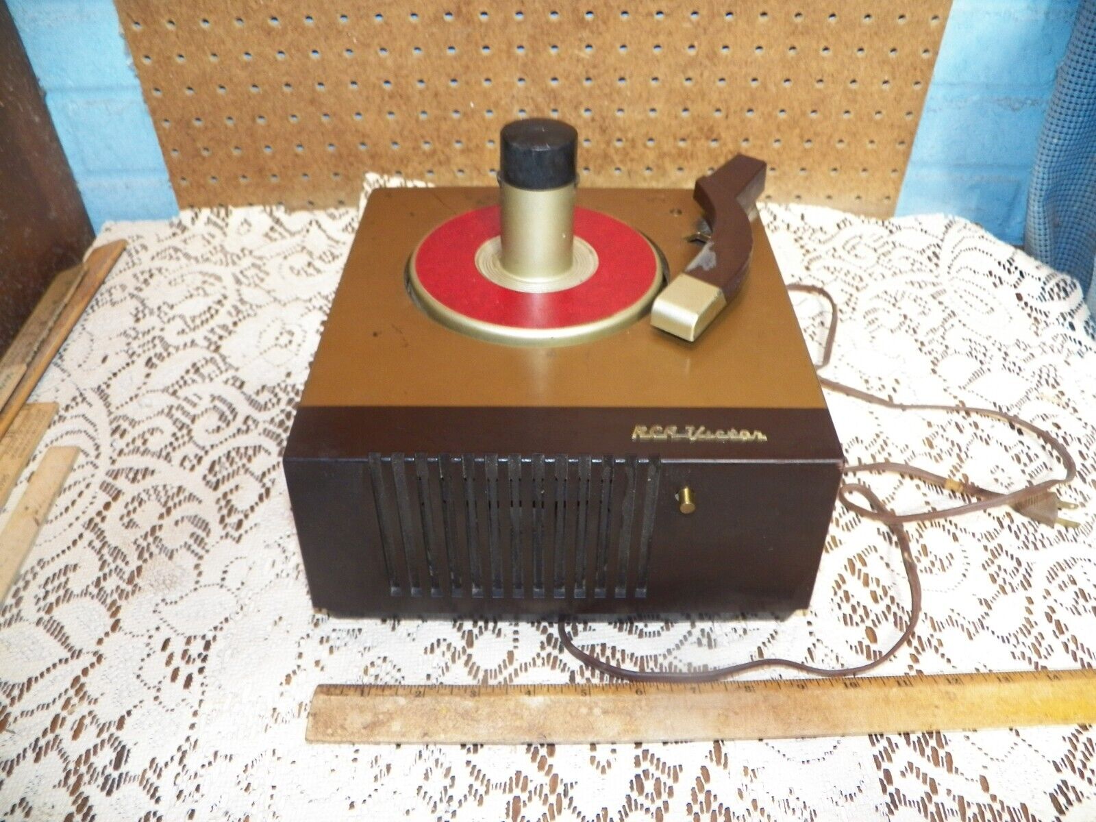 1950 RCA VICTOR 45-EY 45 RPM Record Player w/ Bakelite Case - AS IS For Parts