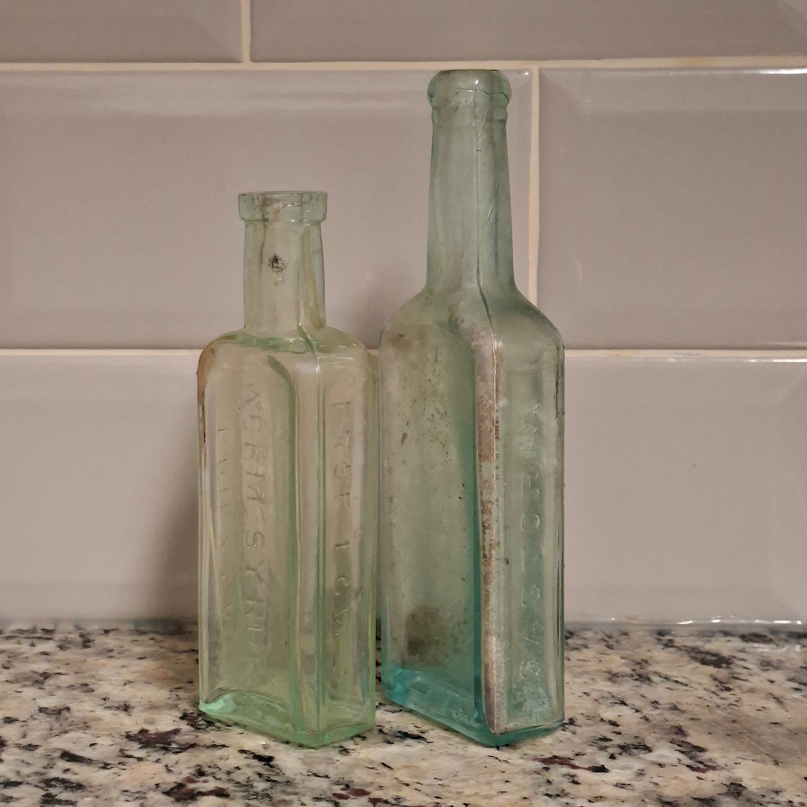 Antique Medicine Bottle Lot Dug Embossed Prof Lows Worm Syrup Castoria 1885-1910