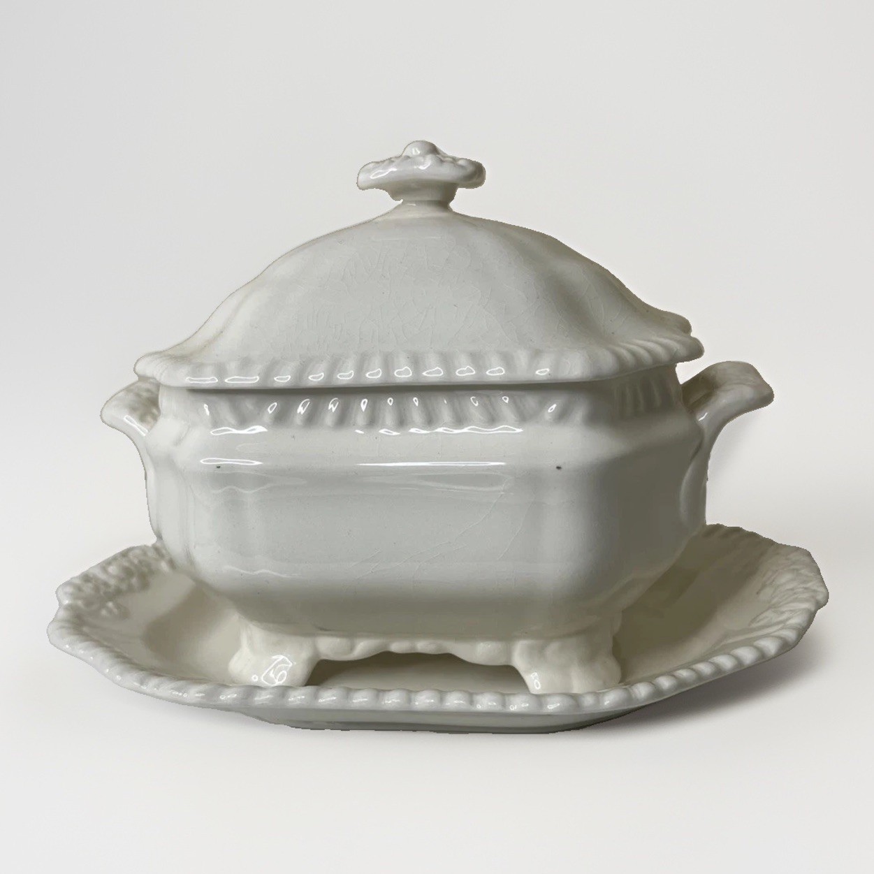 Vintage COPELAND SPODE Gadroon Sauce Tureen with Under plate Set Vintage COPELAND SPODE Gadroon Sauce Tureen with Under plate Set
