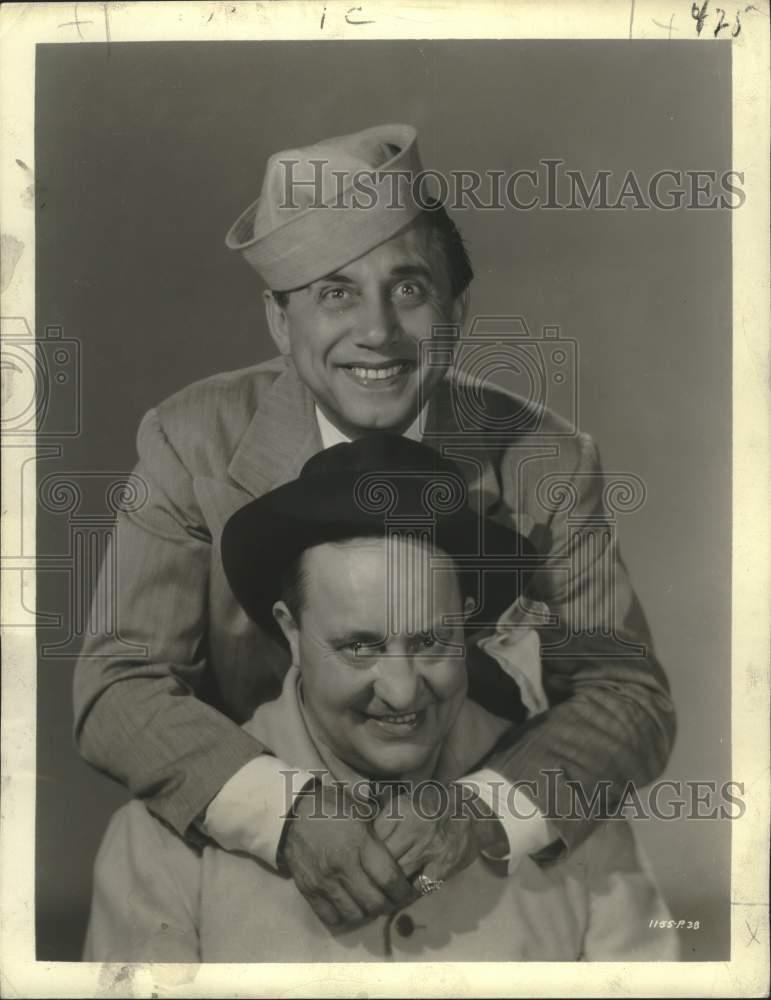 1942 Press Photo Comedians Ole Olsen, Chic Johnson of \