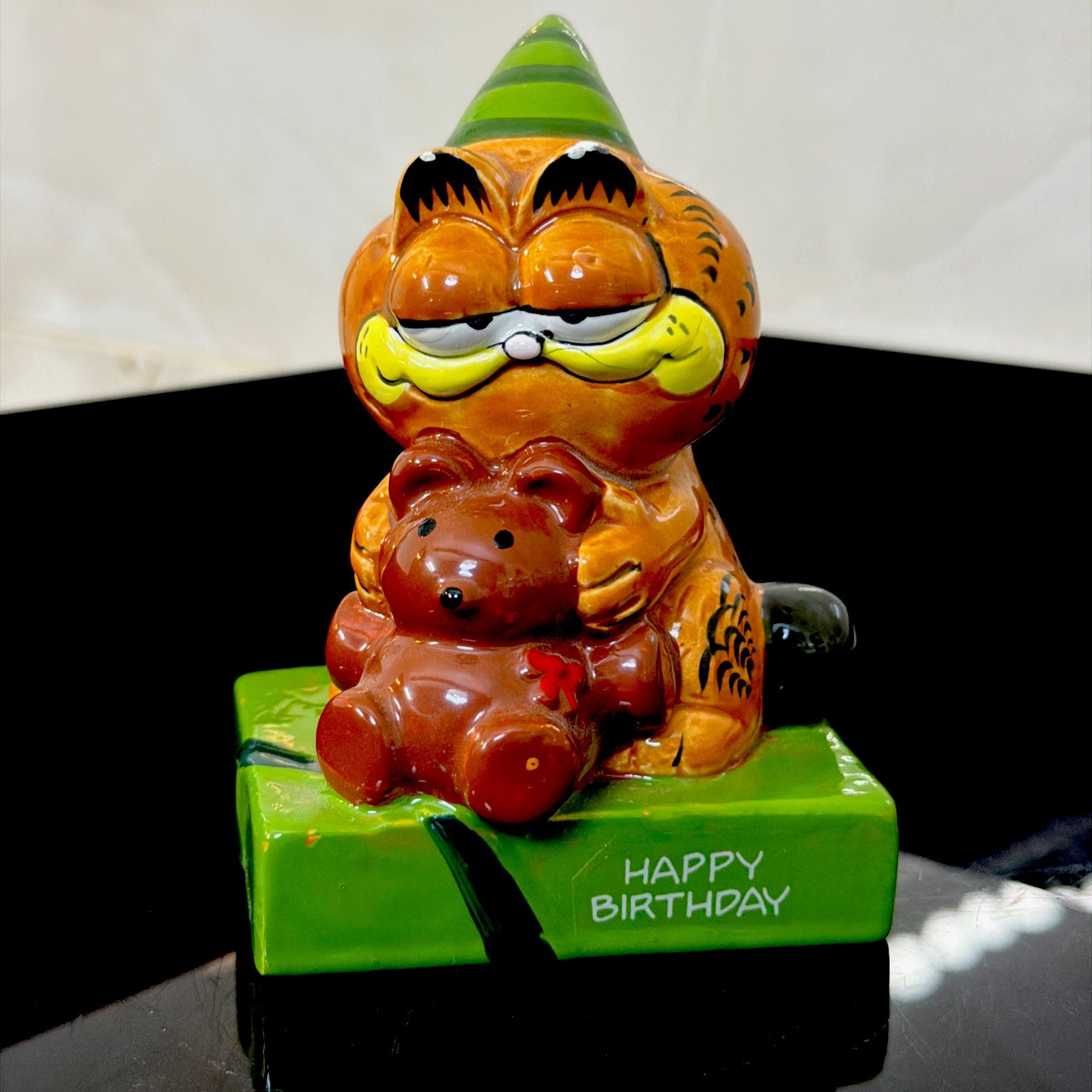 VINTAGE Garfield Happy Birthday Ceramic Figurine 1978, 1981  Enesco