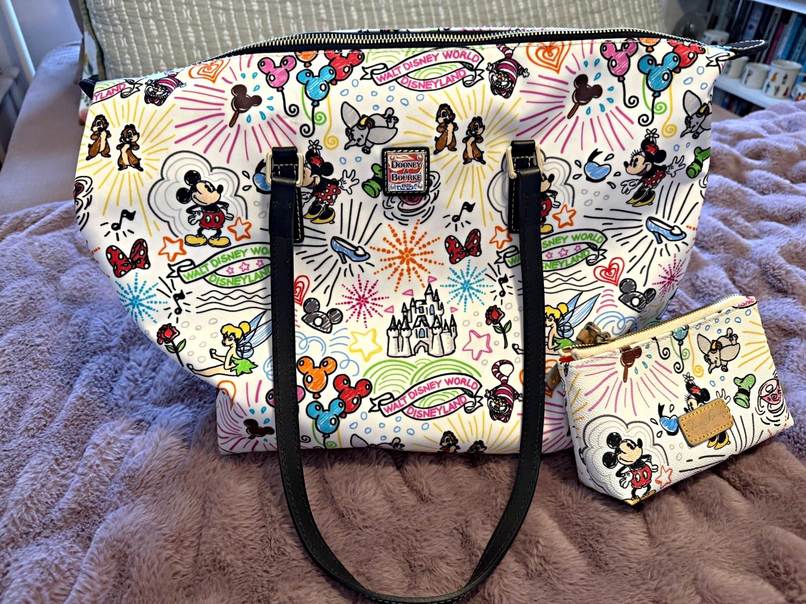 Dooney & Bourke Disney Large Tote Bag w/ Zip Pouch Mickey Minnie Dumbo Dooney & Bourke Disney Large Tote Bag w/ Zip Pouch Mickey Minnie Dumbo