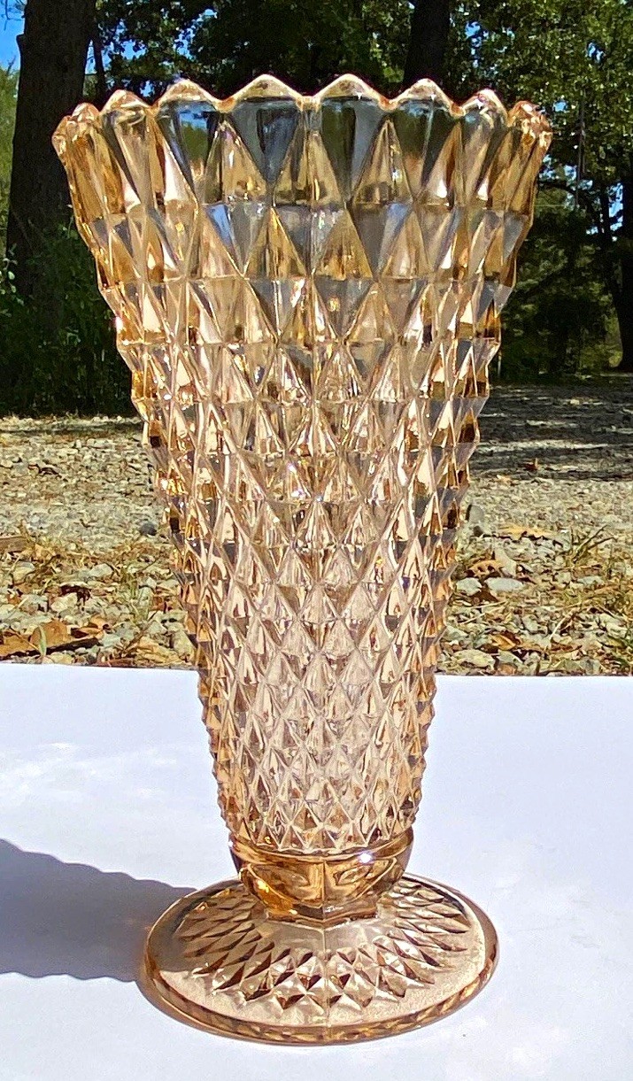 VTG 1965 INDIANA GLASS DIAMOND POINT BLUSH PINKFOOTED PEDESTAL VASE 8” GORGEOUS 