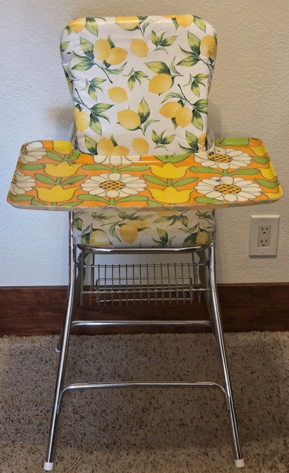VTG MCM High Chair – Retro 1960s/1970s Flower Power & Lemon Print
