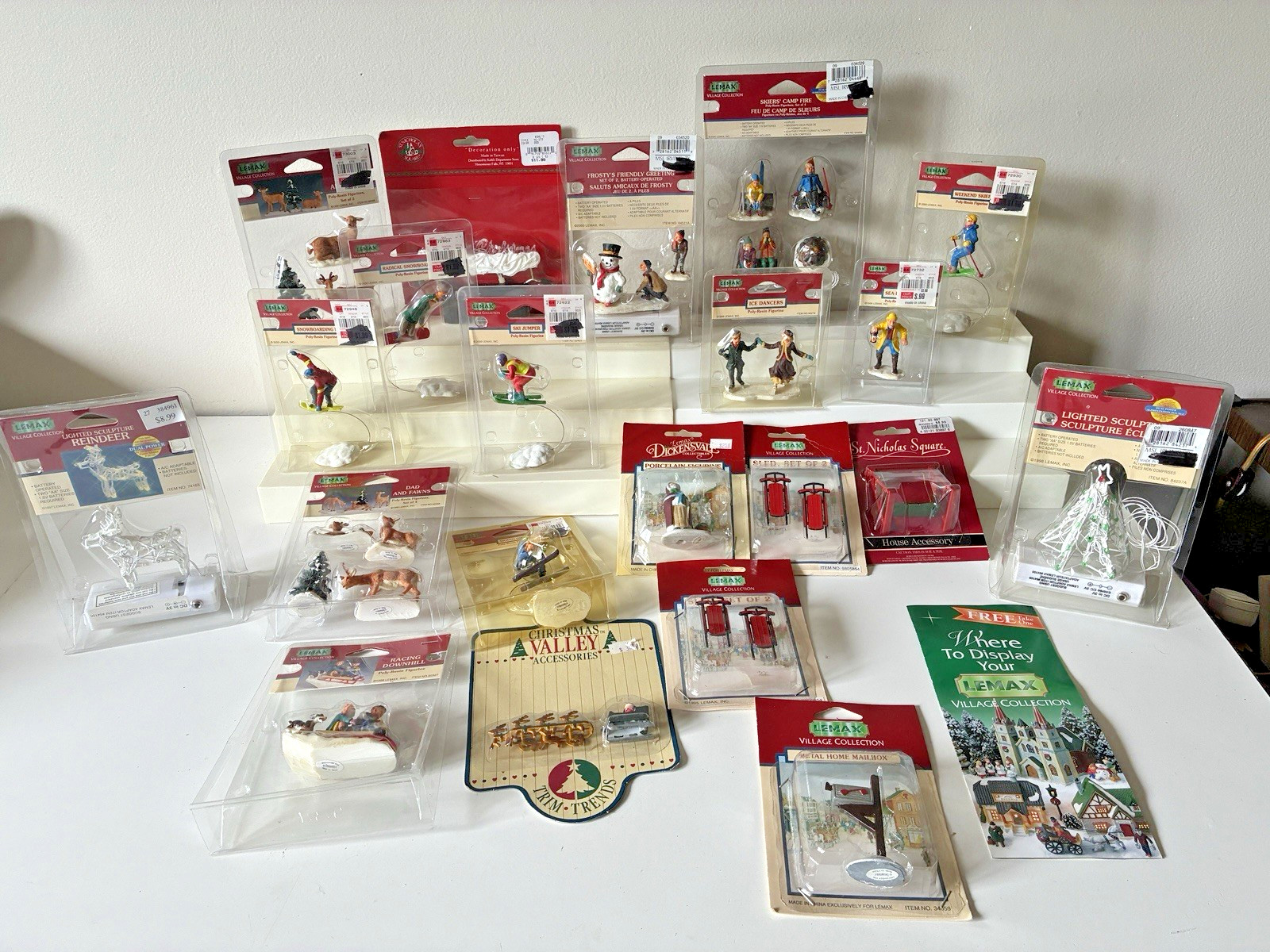 Lemax Village Dickenvale Vtg Lot 21 Figure Xmas Skier Campfire Lighted Tree Deer
