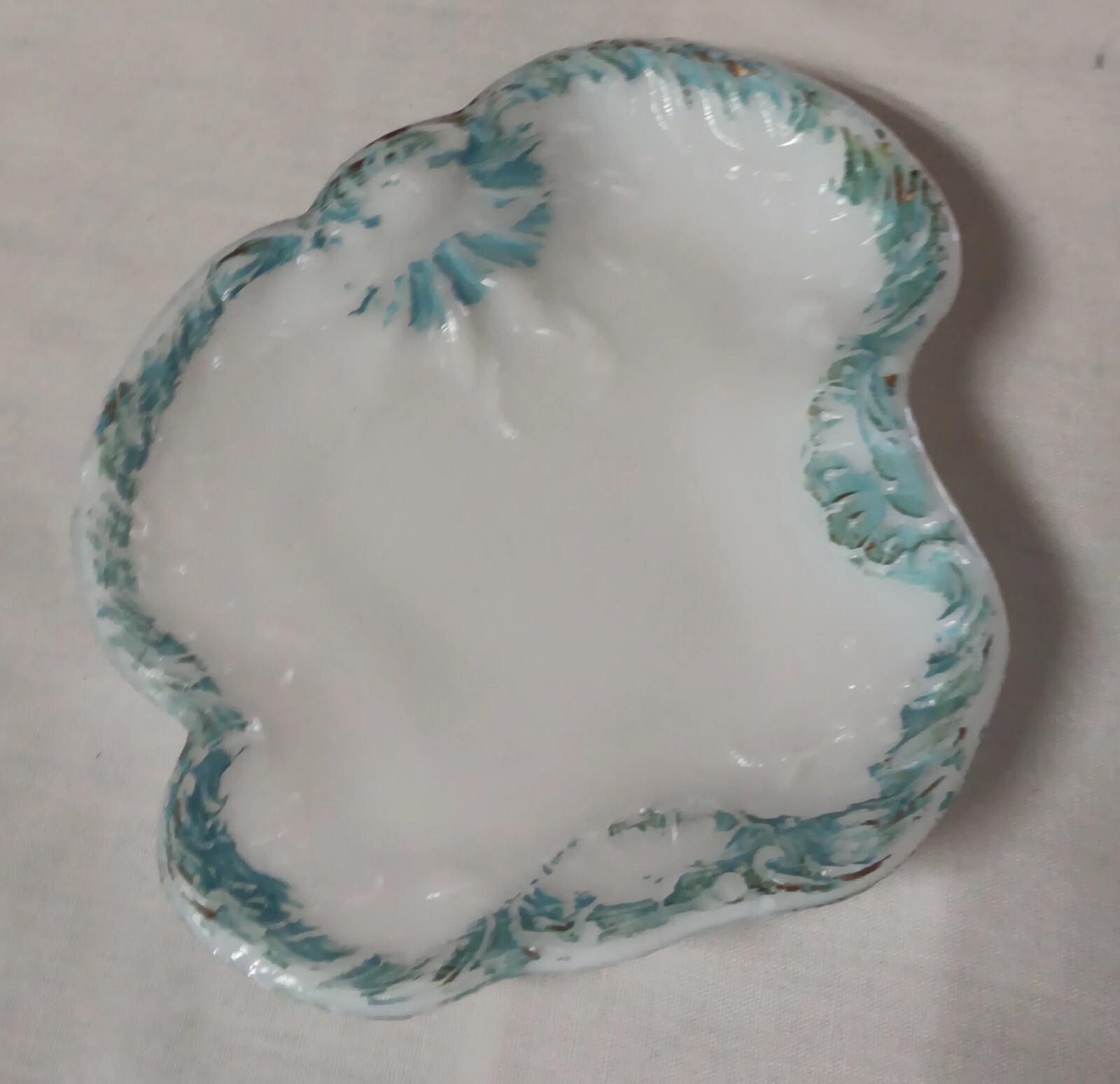 Vinyage Milk Glass Soap Trinket Dish 