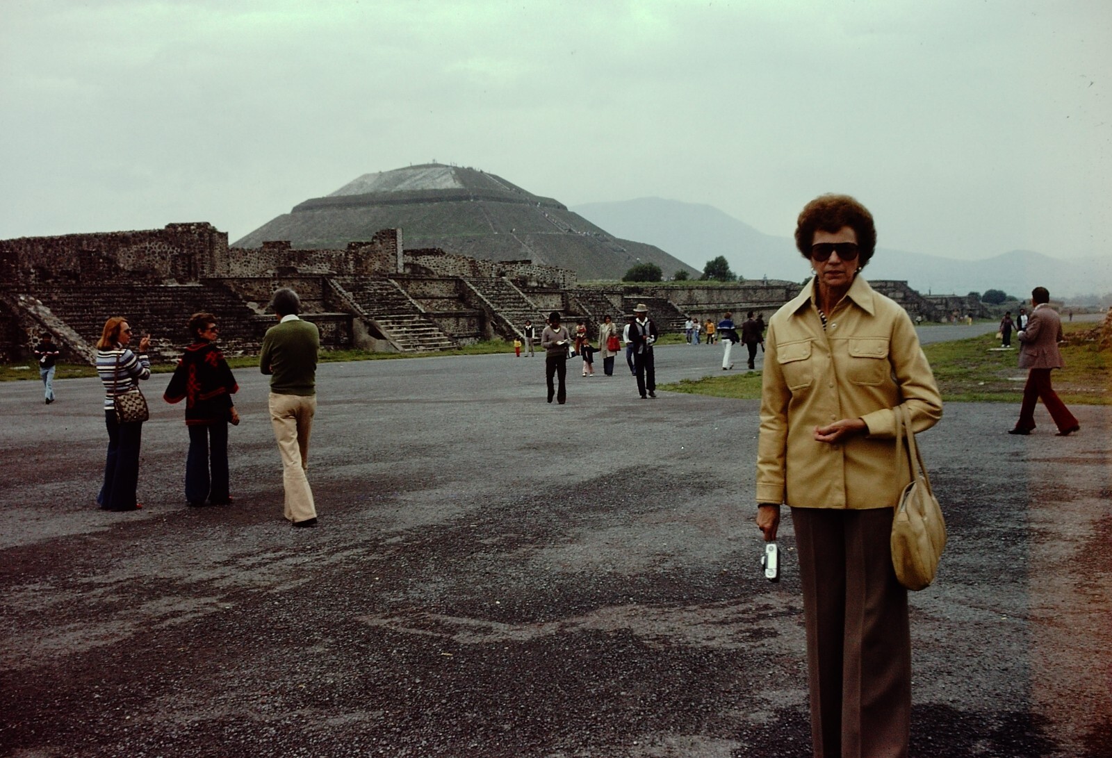 Teotihuacan Pyramid, Mexico; 1976 SIX Original 35mm Slides   N10