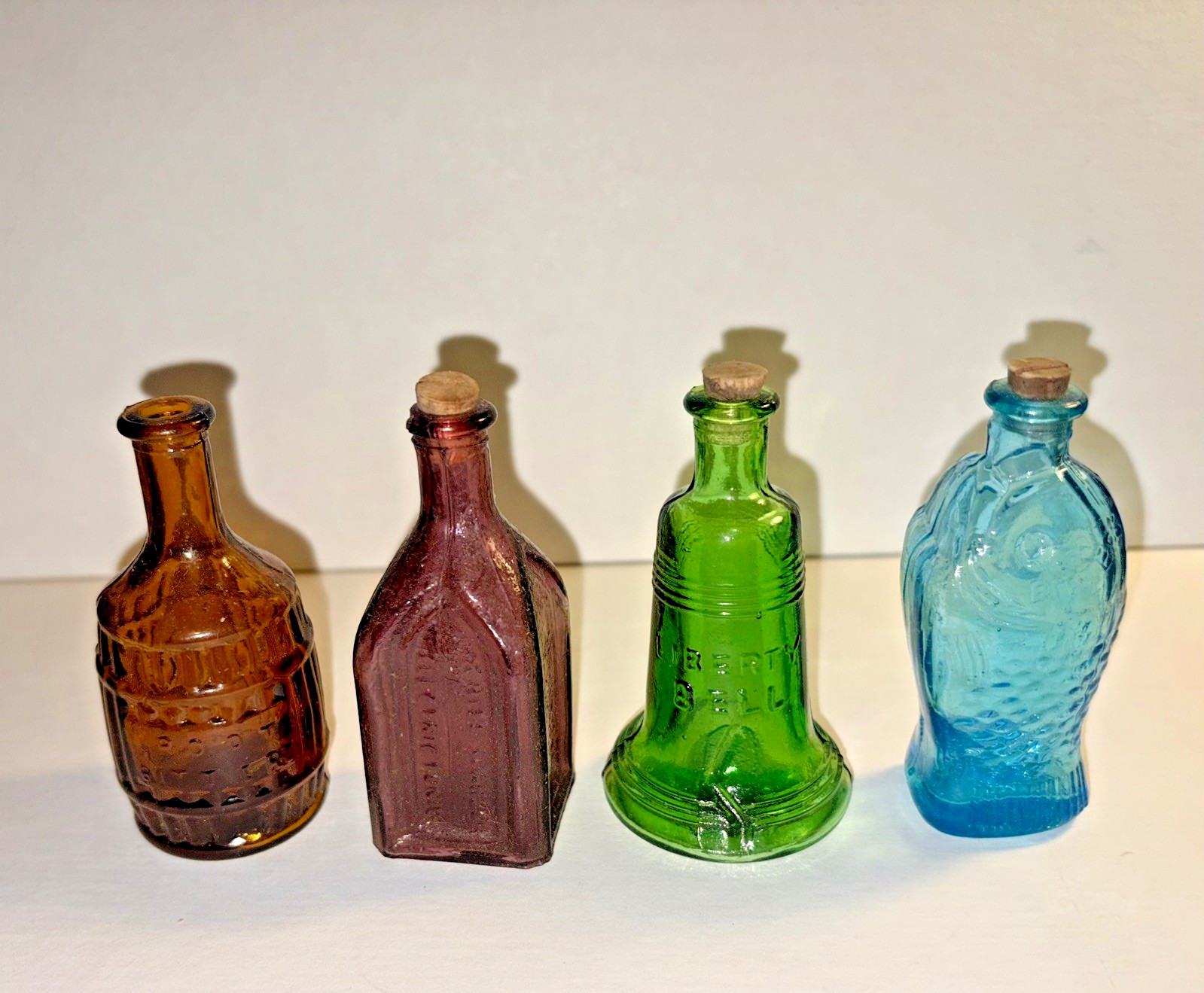 VINTAGE LOT 4 WHEATON MINI BOTTLES ORGINAL BOX