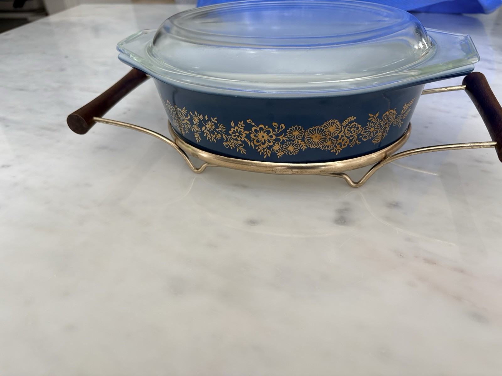 Vintage Pyrex Golden Bouquet 043 1.5  1 1/2 quart casserole Promotional 1965