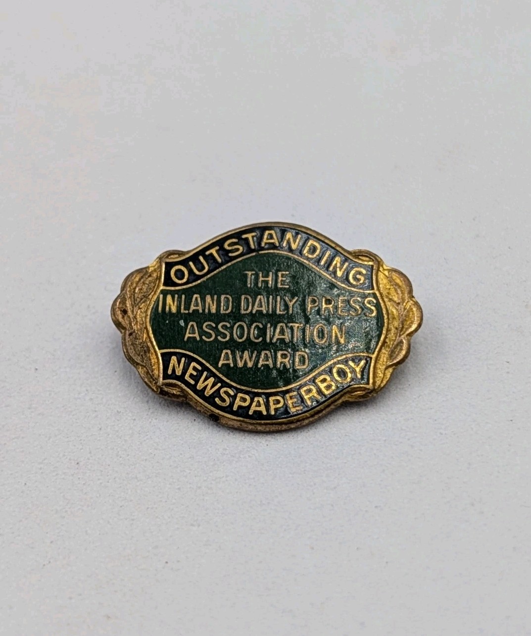 Vtg 1950s Inland Daily Press Assn Outstanding Newspaperboy Award Pin Bastian Bro