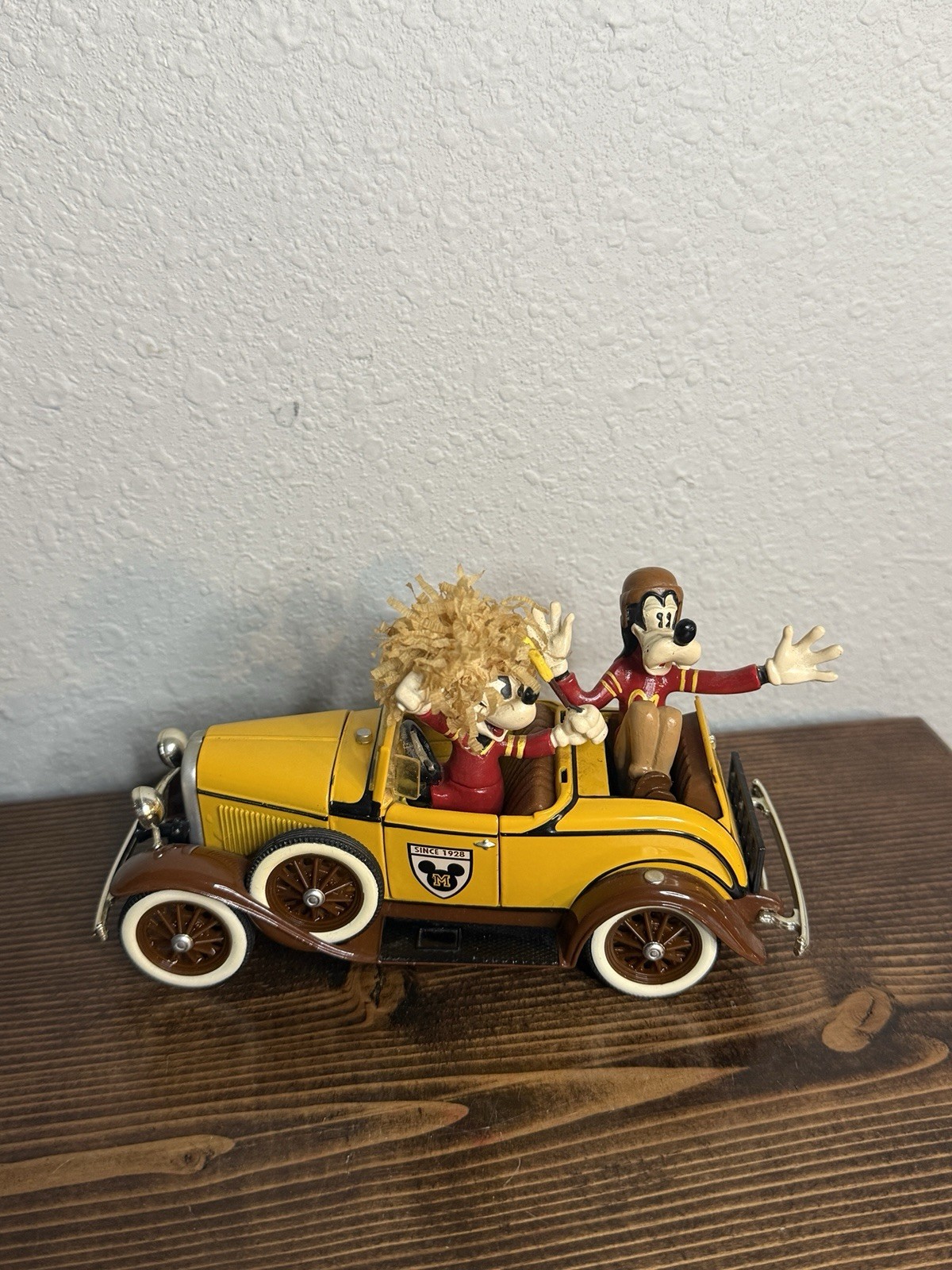 Ertl Mickey Donald & Goofy The Big Game Le Grand Match 1930 Roadster 1999 Rare